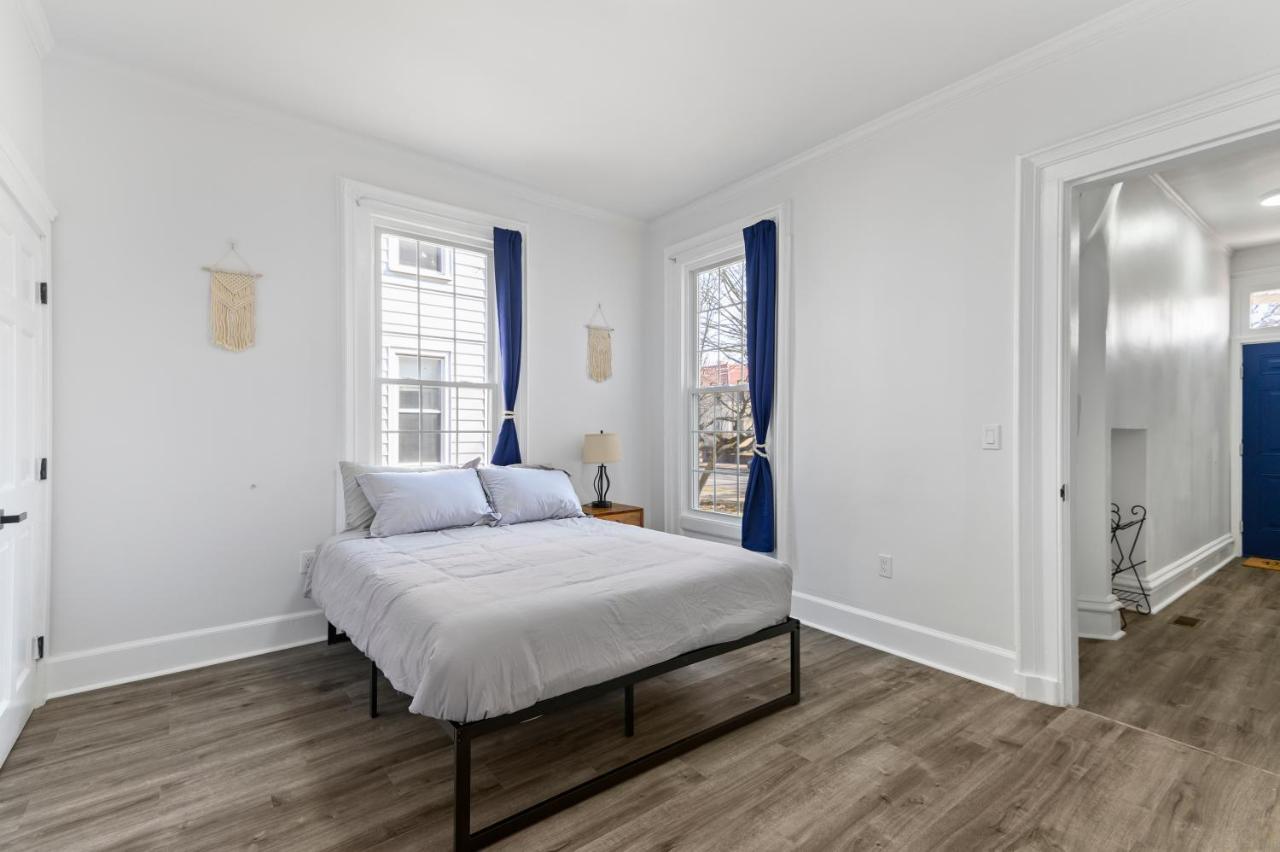 Casa Soleada In East Rock Near Dt And Yale Som With Free Parking And King Bed Apartamento New Haven Exterior foto