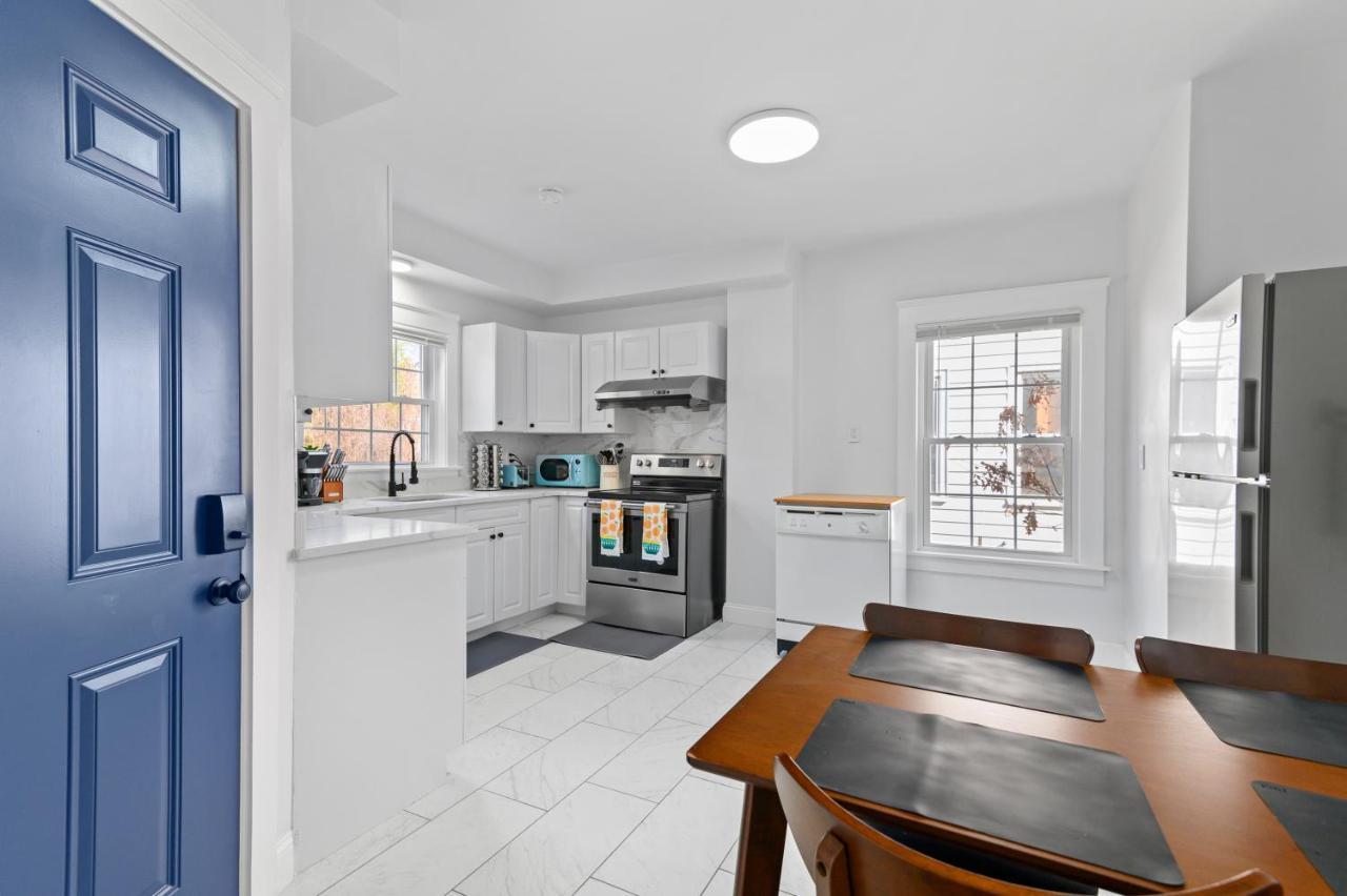 Casa Soleada In East Rock Near Dt And Yale Som With Free Parking And King Bed Apartamento New Haven Exterior foto